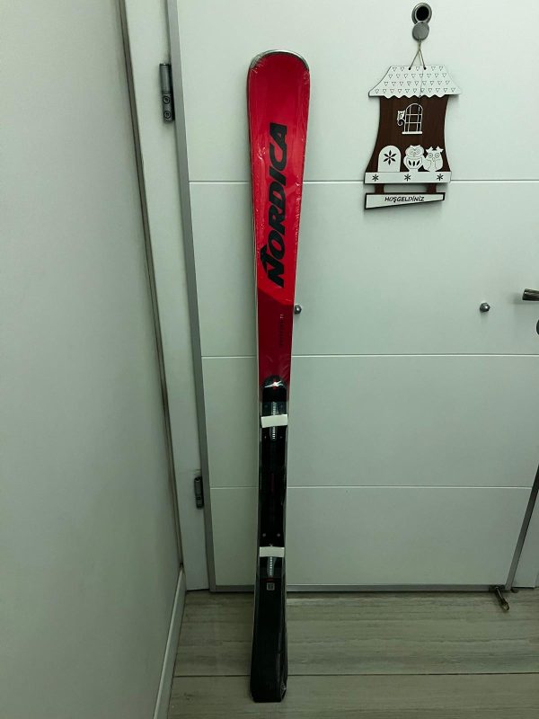 Nordika kayak Takımı 156 cm( Bağlaması ile Birlikte Sıfır Hiç Kullanılmamış)